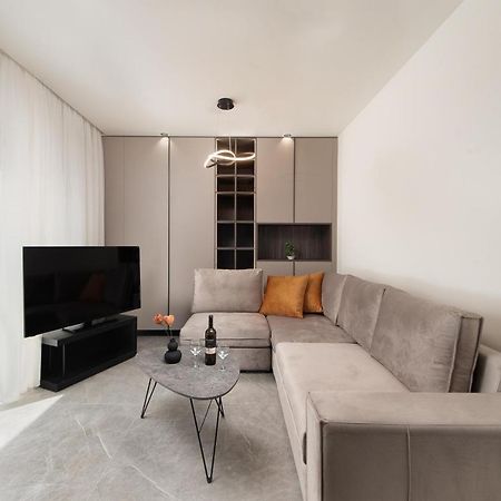 30 Senses Luxury Apartment Insight เอียลิซอส ภายนอก รูปภาพ
