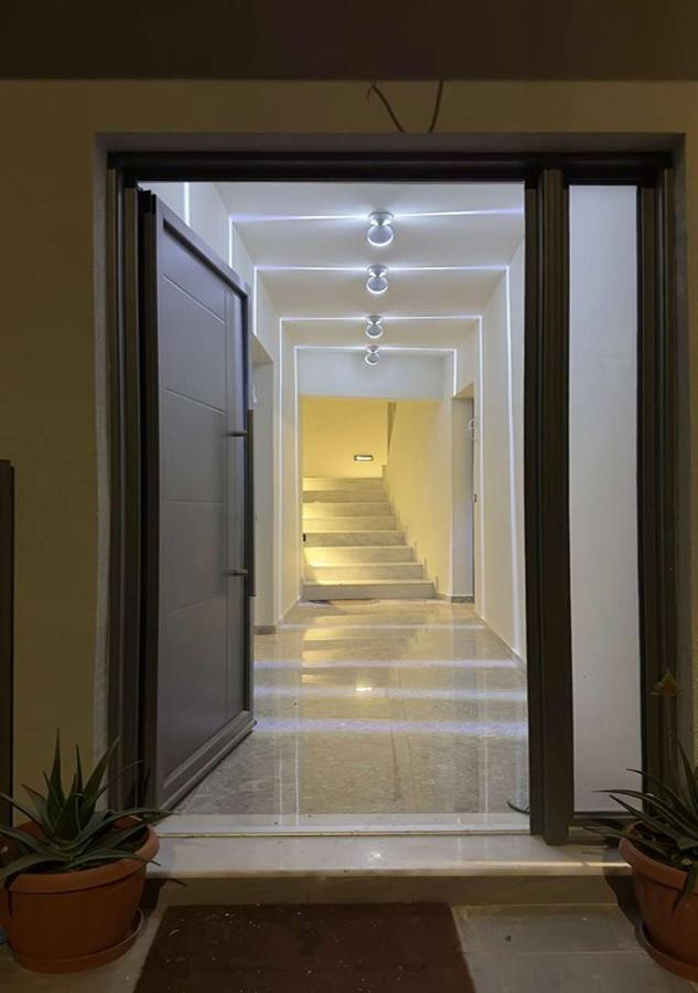 30 Senses Luxury Apartment Insight เอียลิซอส ภายนอก รูปภาพ