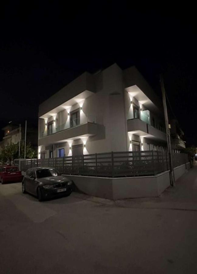 30 Senses Luxury Apartment Insight เอียลิซอส ภายนอก รูปภาพ