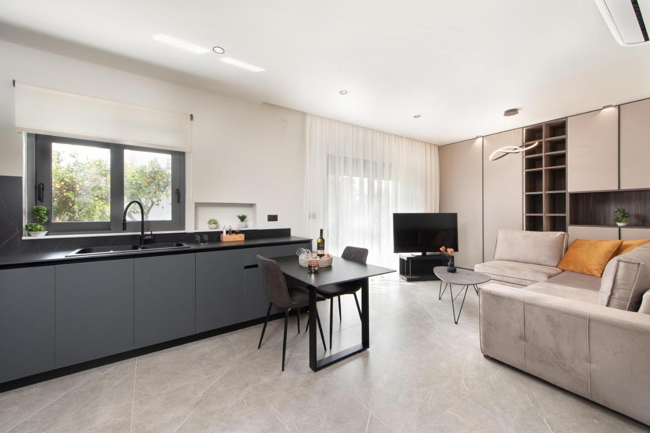 30 Senses Luxury Apartment Insight เอียลิซอส ภายนอก รูปภาพ