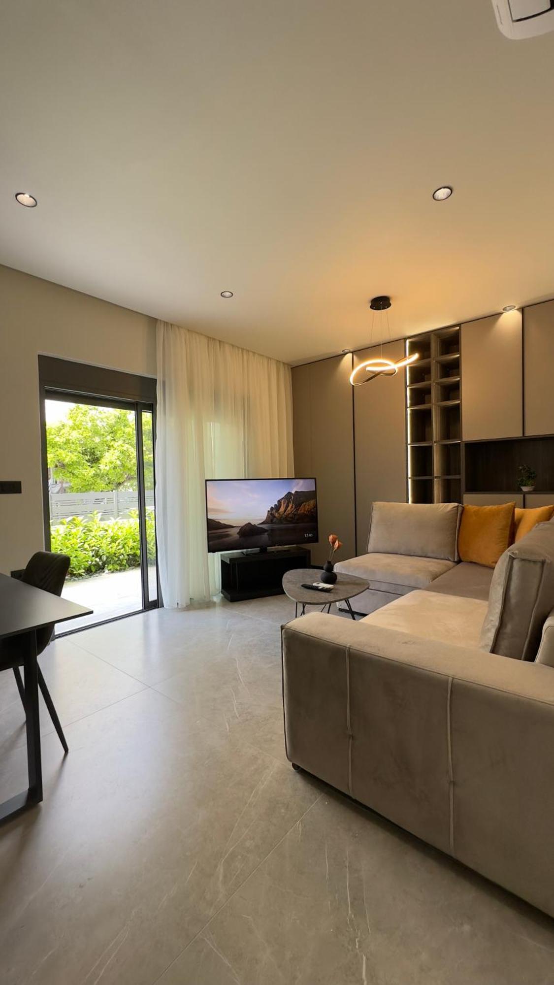 30 Senses Luxury Apartment Insight เอียลิซอส ภายนอก รูปภาพ